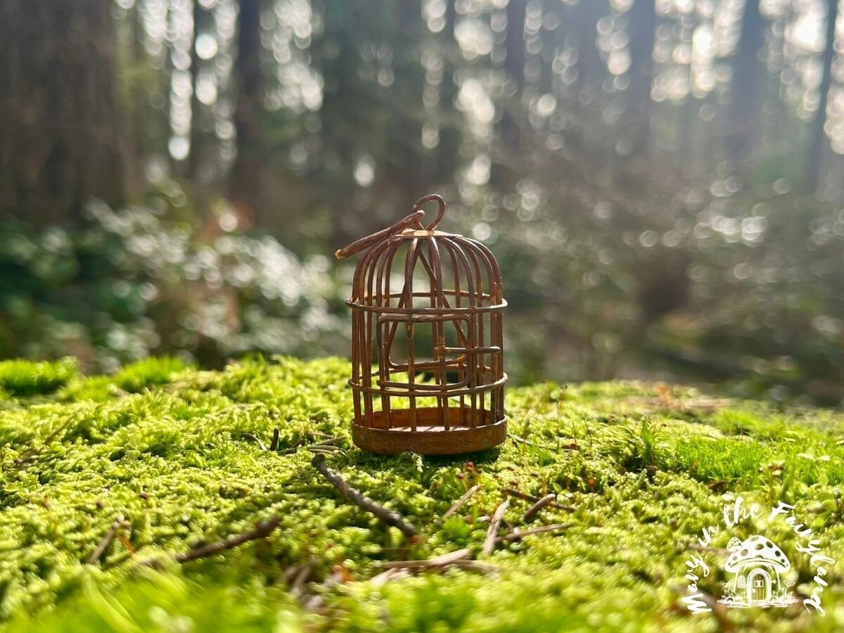 Enchanting Miniature Metal Fairy Birdcage - Vintage Rusty Ornaments for Fairy Gardens