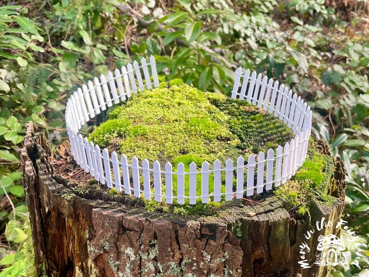 Charming Miniature Wooden Fairy Garden Fence - Enchanting Fairy Garden Decor