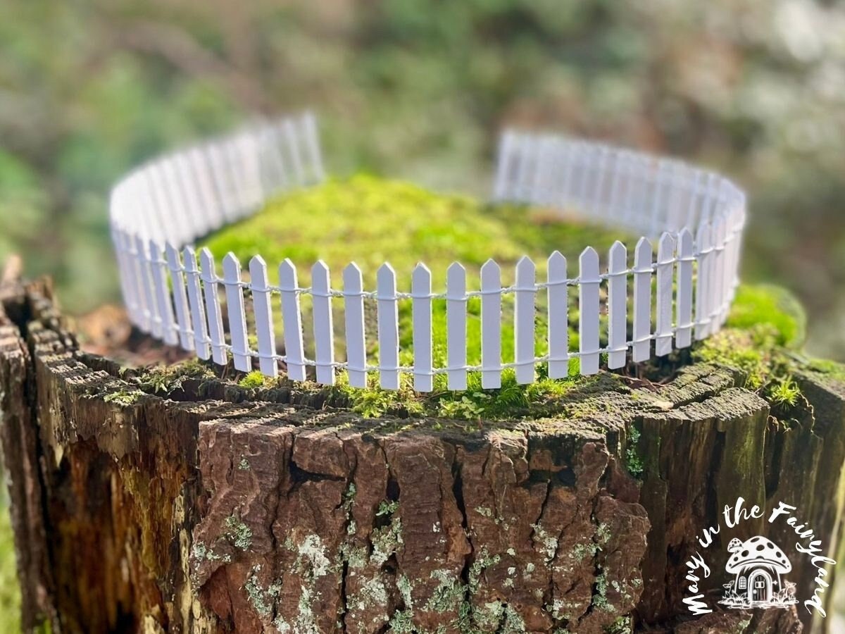 Charming Miniature Wooden Fairy Garden Fence - Enchanting Fairy Garden Decor