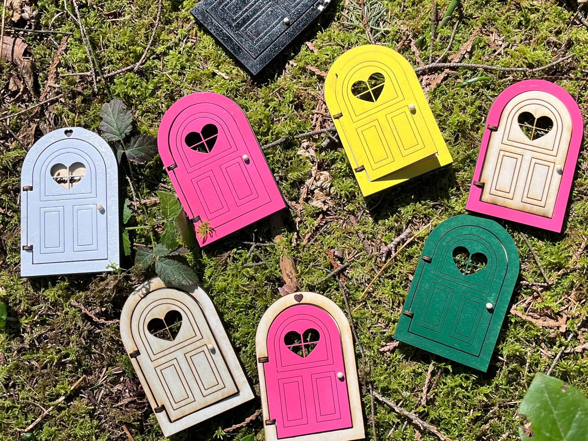 Handcrafted Openable Colored Fairy Doors for Enchanting Outdoor Fairy Gardens