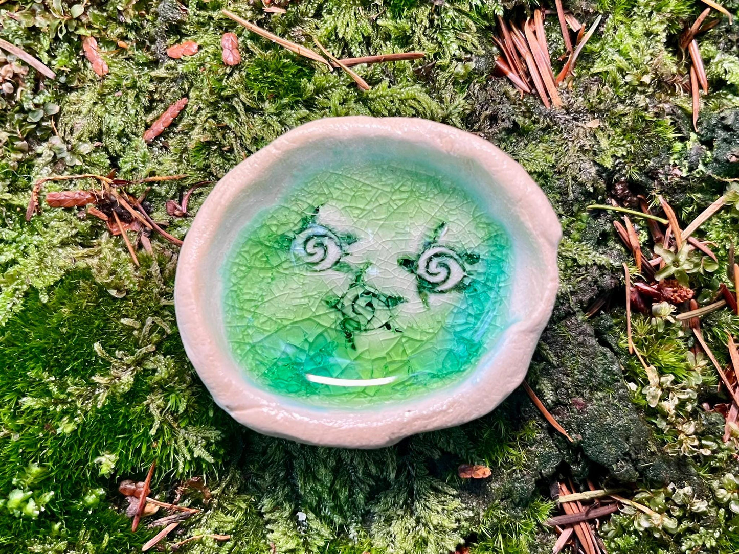 Handmade Fairy Pond – A Whimsical Addition to Your Fairy Garden